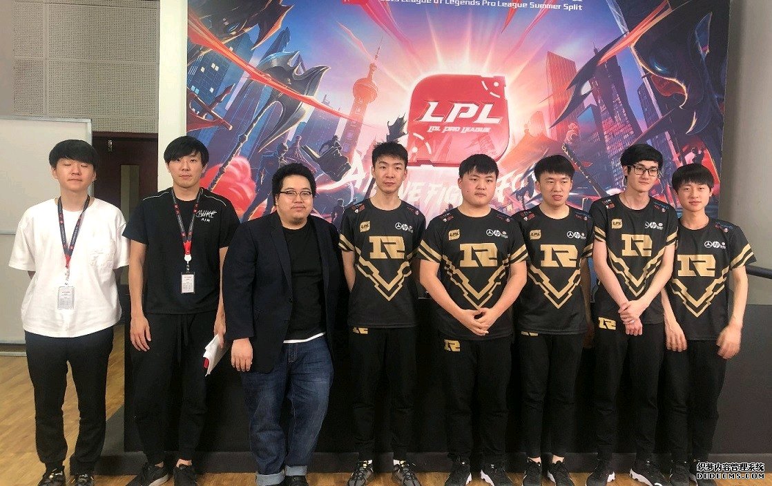 LPL赛区噩梦重演GEN机器人登场AL功亏一篑输掉冠军对决